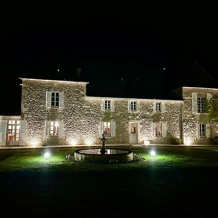 Chateau De Lafont Suites Saint-Vivien  외부 사진