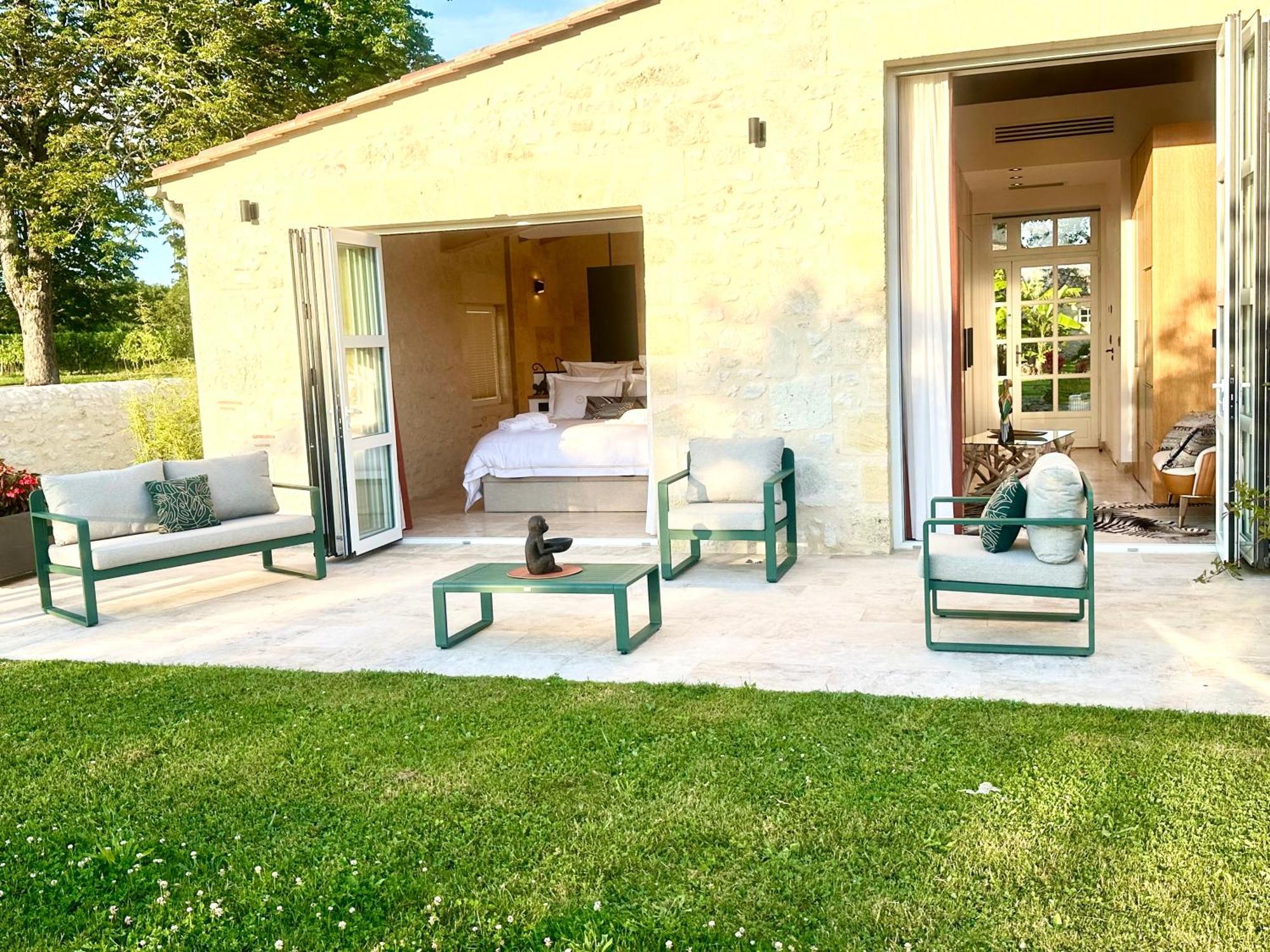 Chateau De Lafont Suites Saint-Vivien  외부 사진