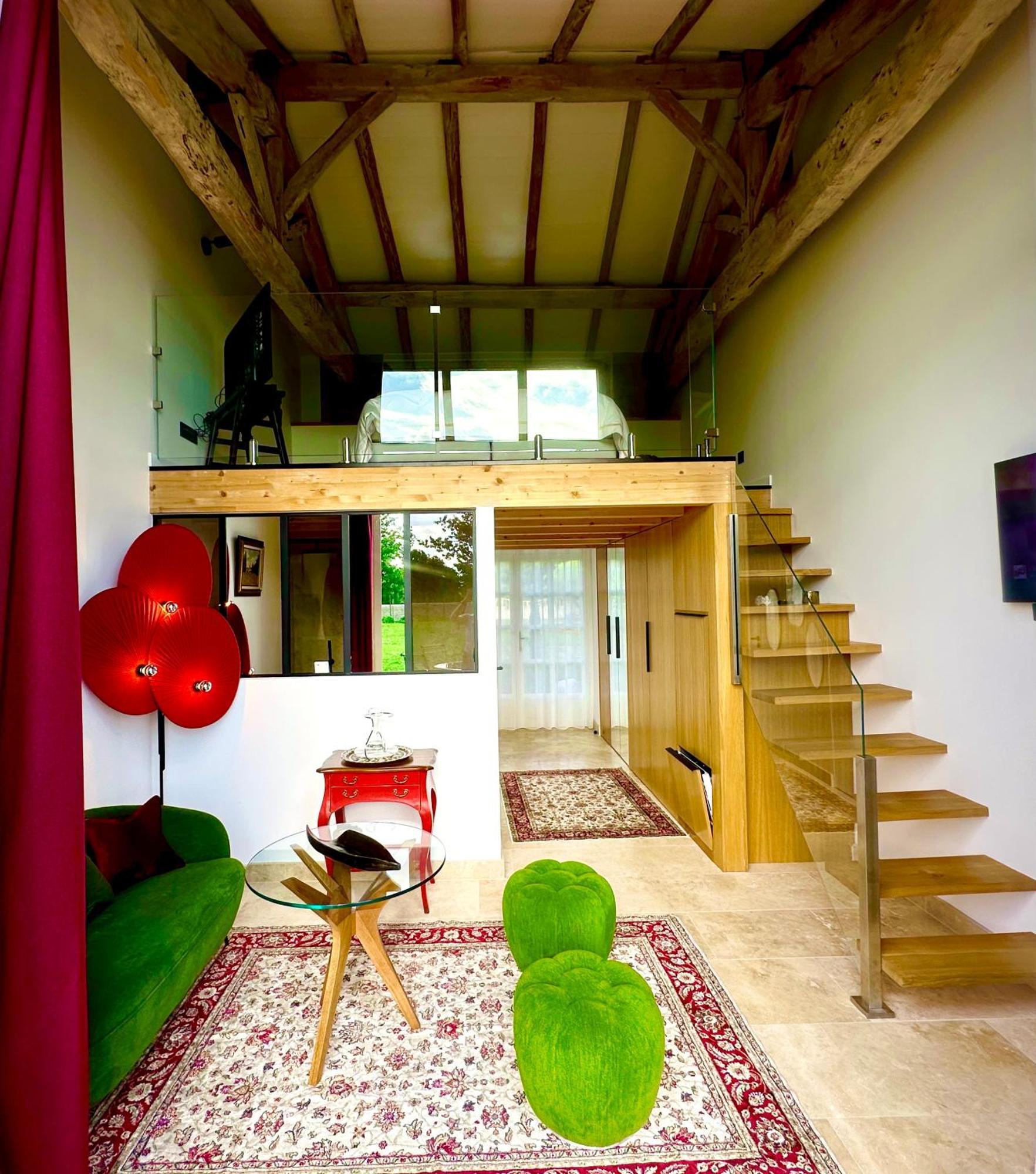 Chateau De Lafont Suites Saint-Vivien  외부 사진
