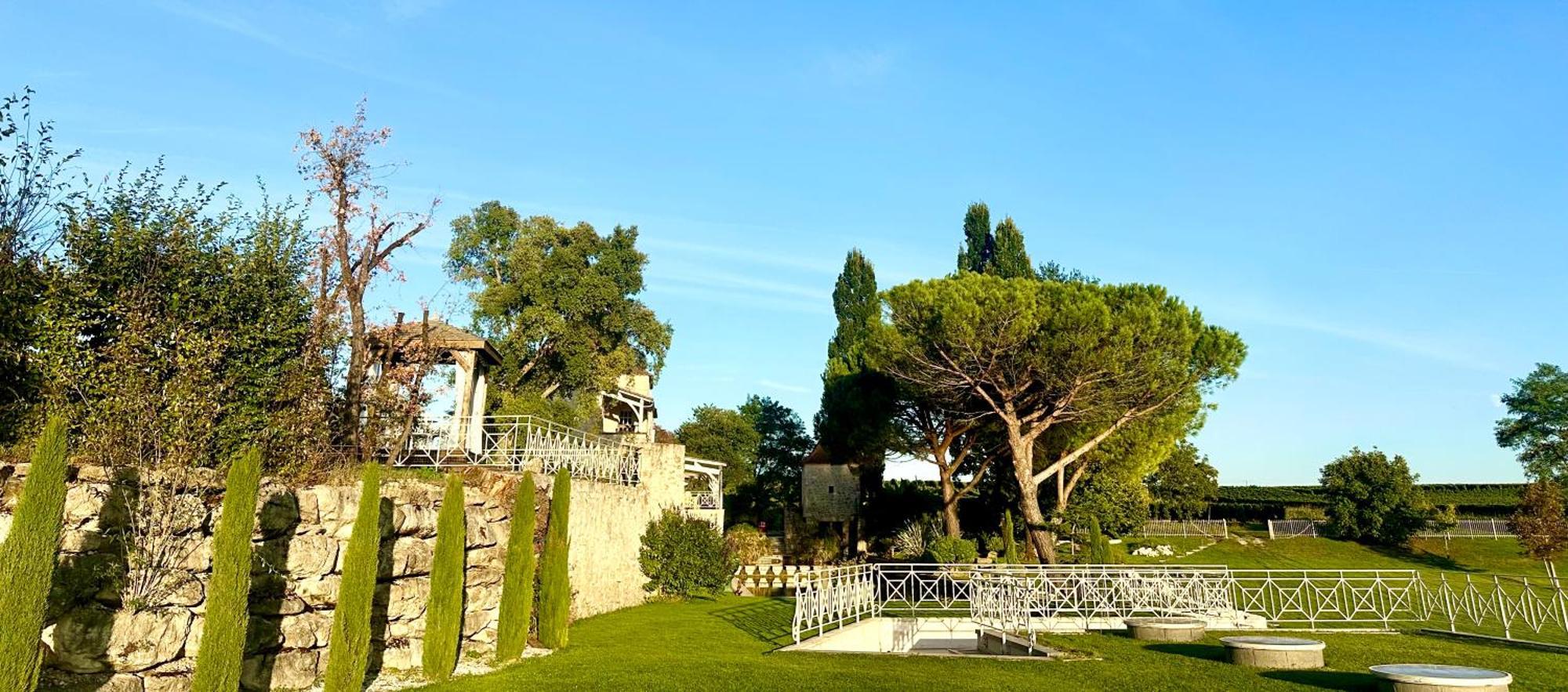 Chateau De Lafont Suites Saint-Vivien  외부 사진