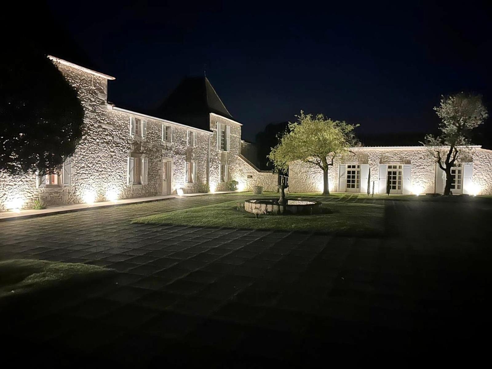 Chateau De Lafont Suites Saint-Vivien  외부 사진