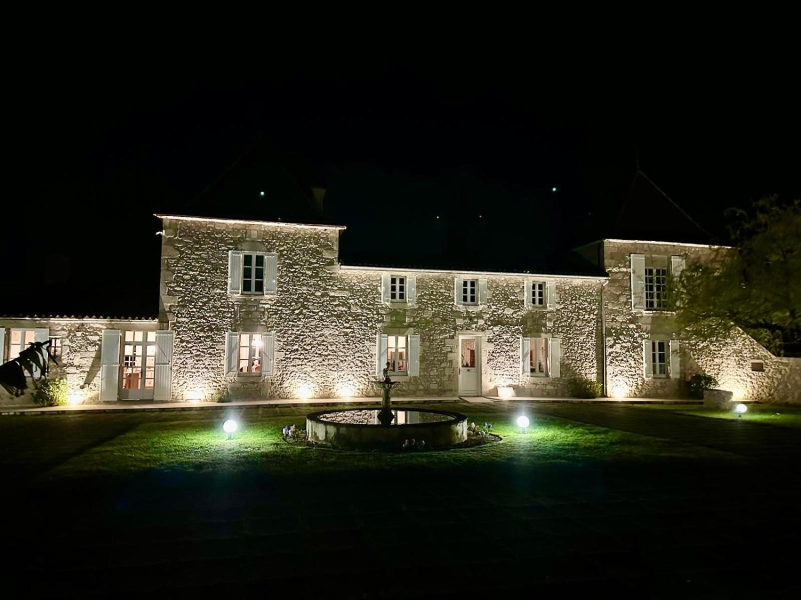 Chateau De Lafont Suites Saint-Vivien  외부 사진